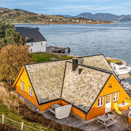 Awesome Home In Kvamsoy With Jacuzzi Sandvik  Extérieur photo